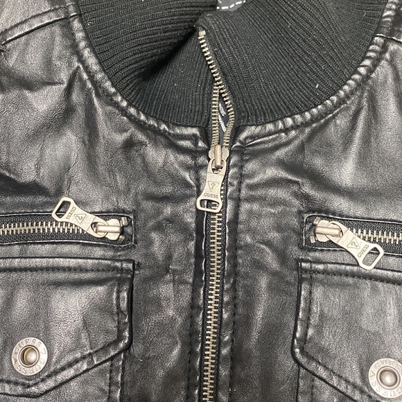 XXL original Guess black leather jacket. Multiple pockets in and out. - Picture 2 of 10